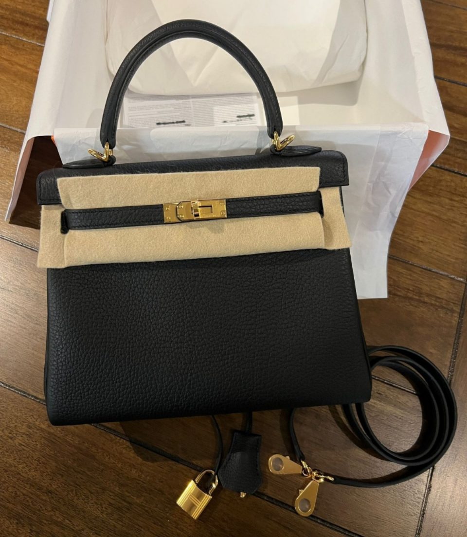 Kelly 25 Black Togo Gold