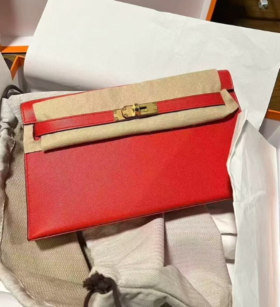 Kelly Elan Rouge de Coeur Madame Gold