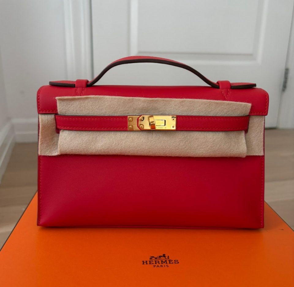 Kelly Pochette Rouge de Coeur Swift Gold