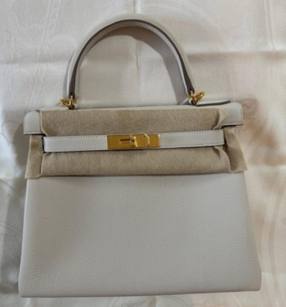 Kelly 28 Craie Togo Gold