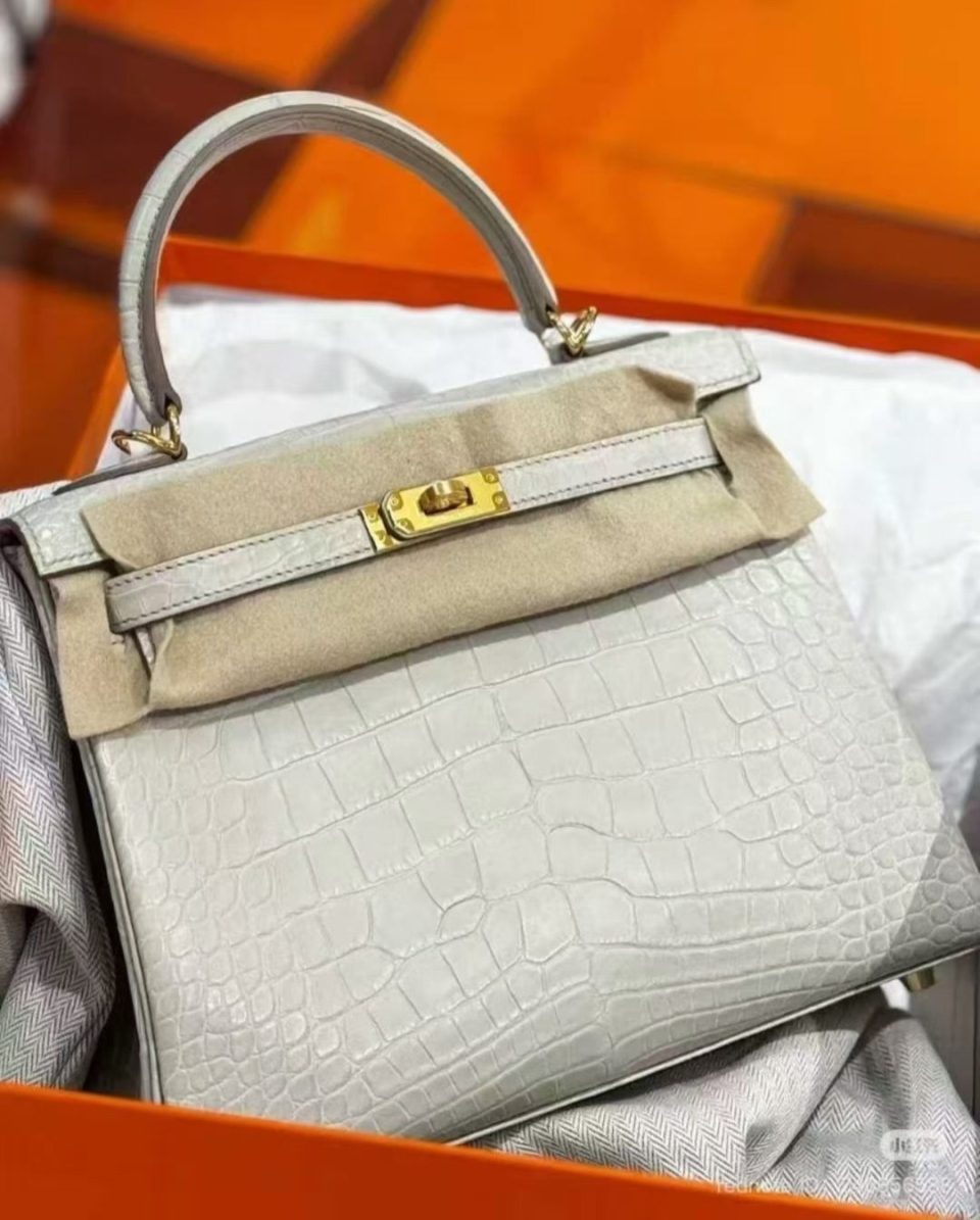 Kelly 25 Beton Alligator Gold