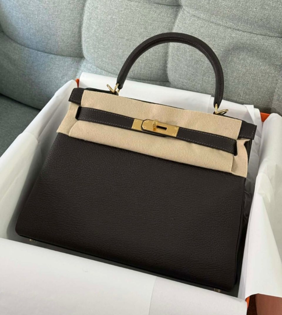 Kelly 28 Ebene Togo Gold