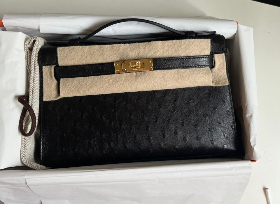 Kelly Pochette Black Ostrich Gold