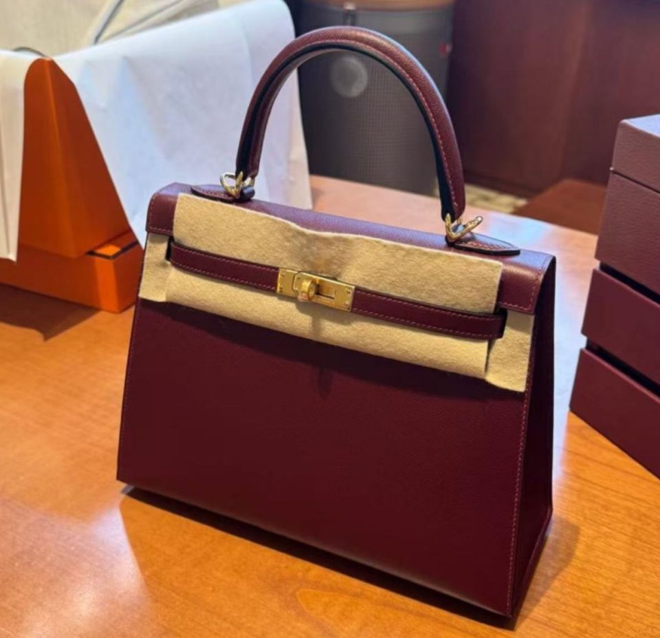 Kelly 25 Rouge H Madame Gold