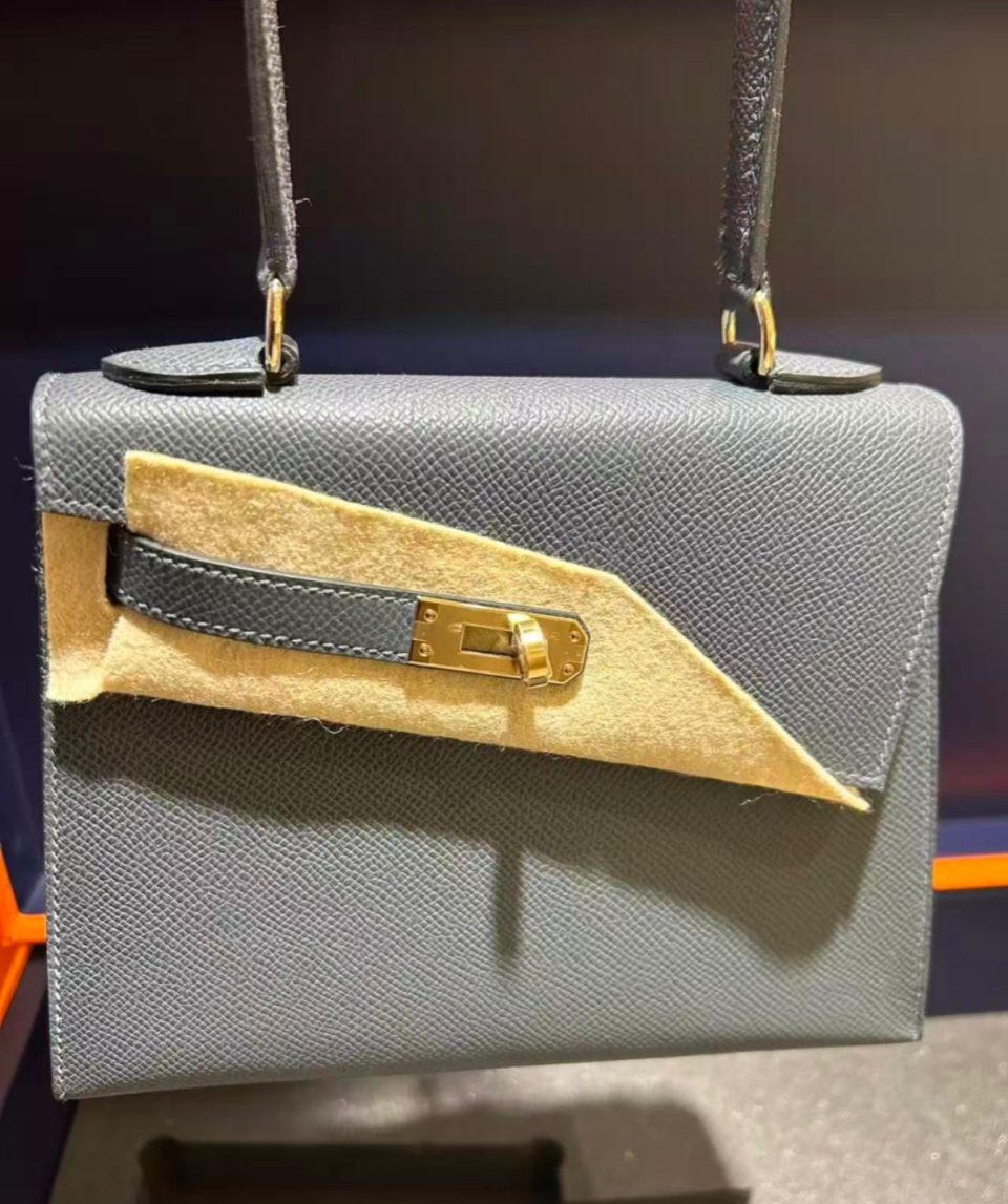 Kelly en Desordre Gris Misty Gold