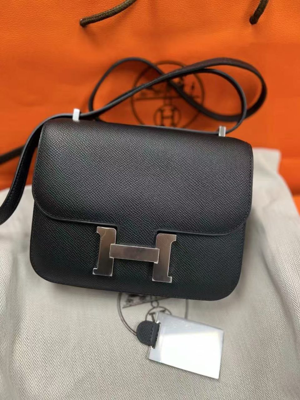 Constance 18 Black Epsom Palladium