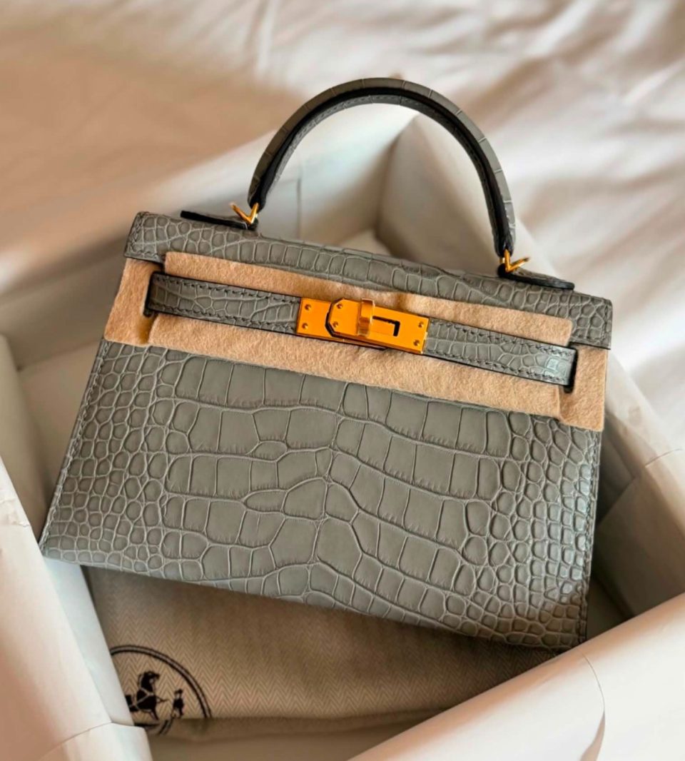 Kelly 20 Mini Gris Ciment Alligator Gold